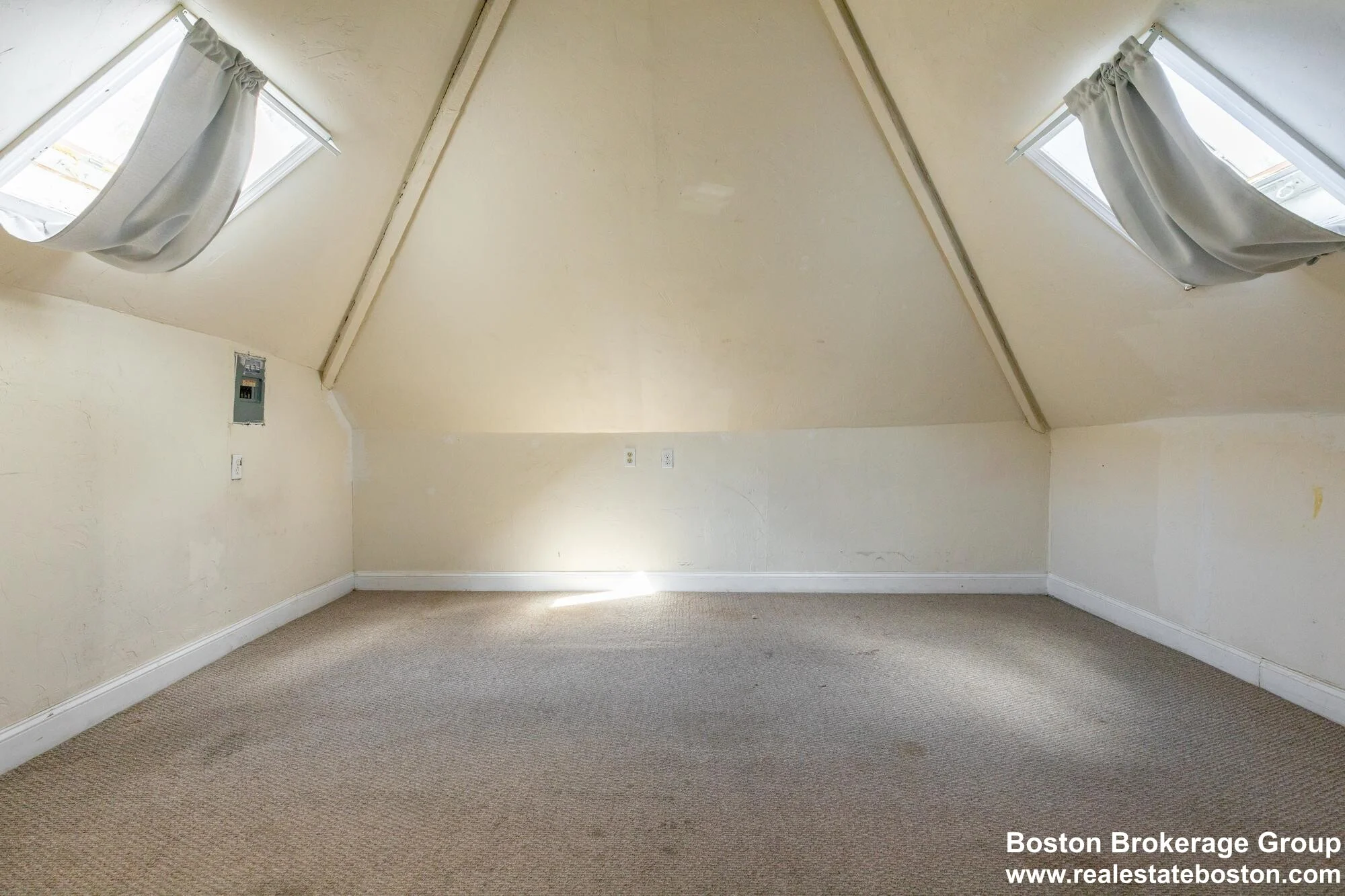 5 bed, 2 bath apartment for rent at 59-61 Hillside St Unit 3A, Mission Hill — photo 10 of 13