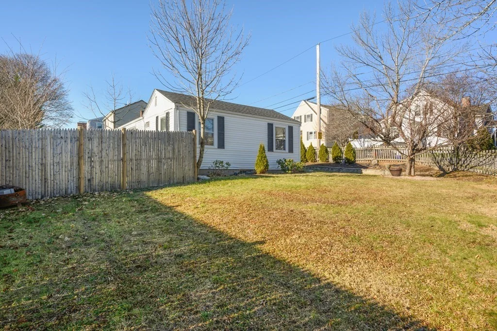 2 bed, 1 bath apartment for rent at 59 Aberdeen Rd Unit 59, Squantum — photo 25 of 26