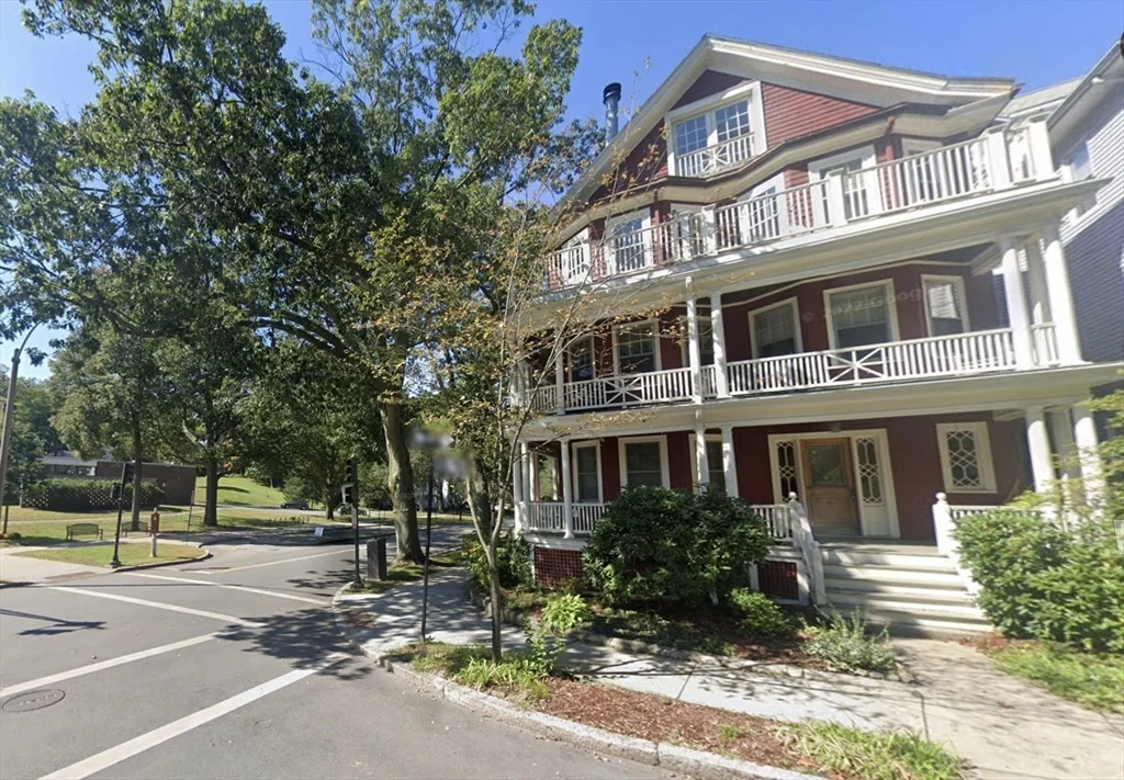 2 bed, 1 bath apartment for rent at 59 Ackers Ave Unit 1, Brookline — photo 1 of 10