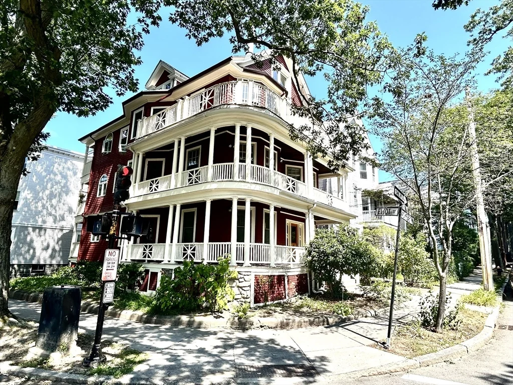 2 bed, 1 bath apartment for rent at 59 Ackers Ave Unit 1P, Brookline — photo 9 of 9