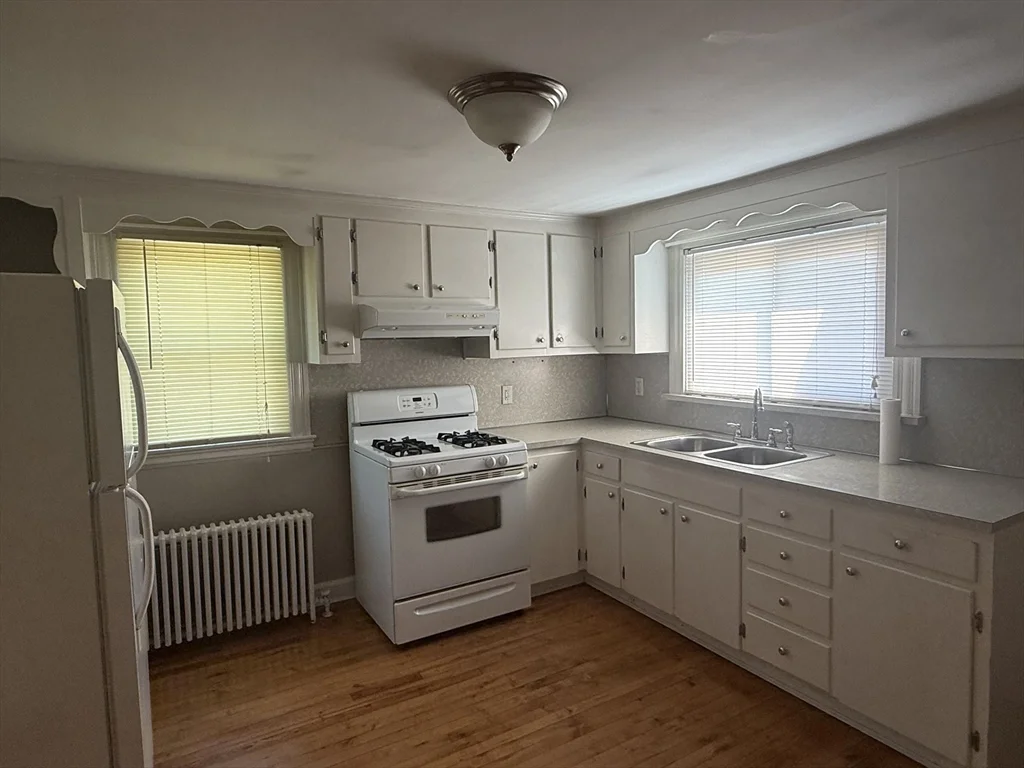 1 bed, 1 bath apartment for rent at 59 Anthony St Unit 1, Dartmouth — photo 5 of 12