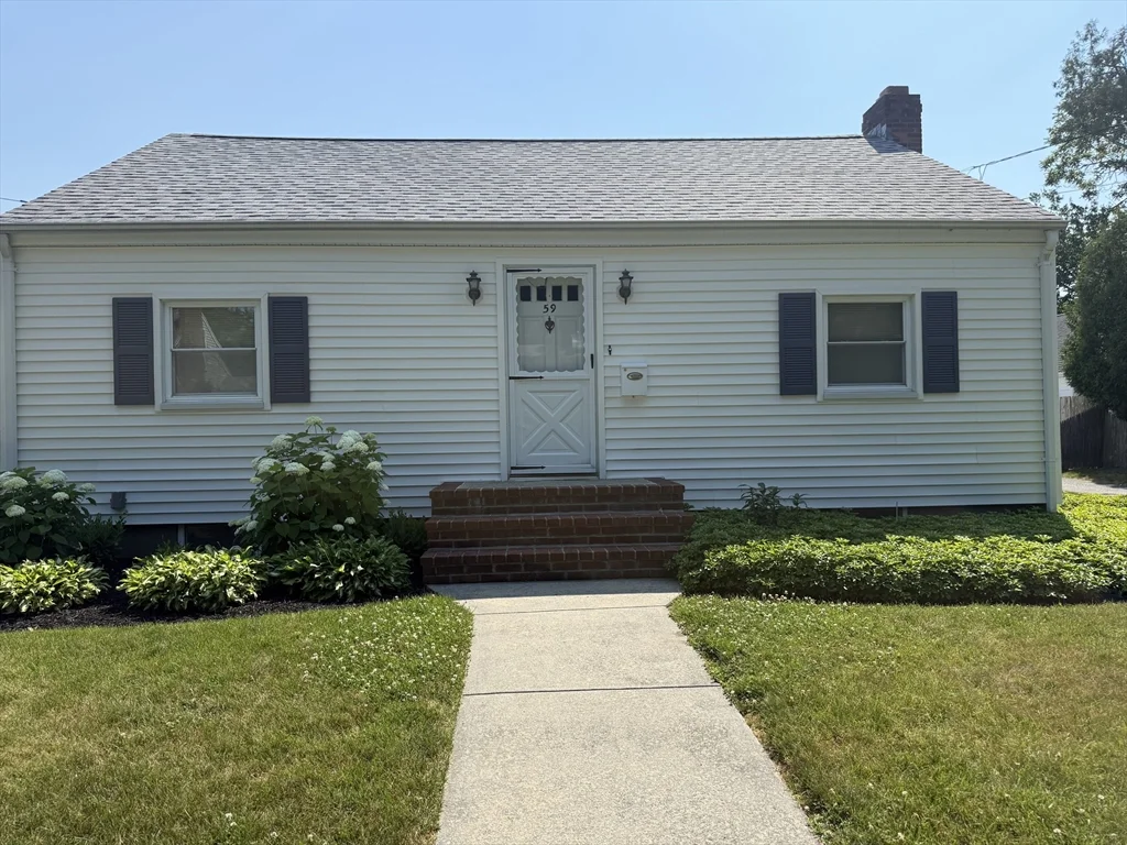 1 bed, 1 bath apartment for rent at 59 Anthony St Unit 1, Dartmouth — photo 2 of 12