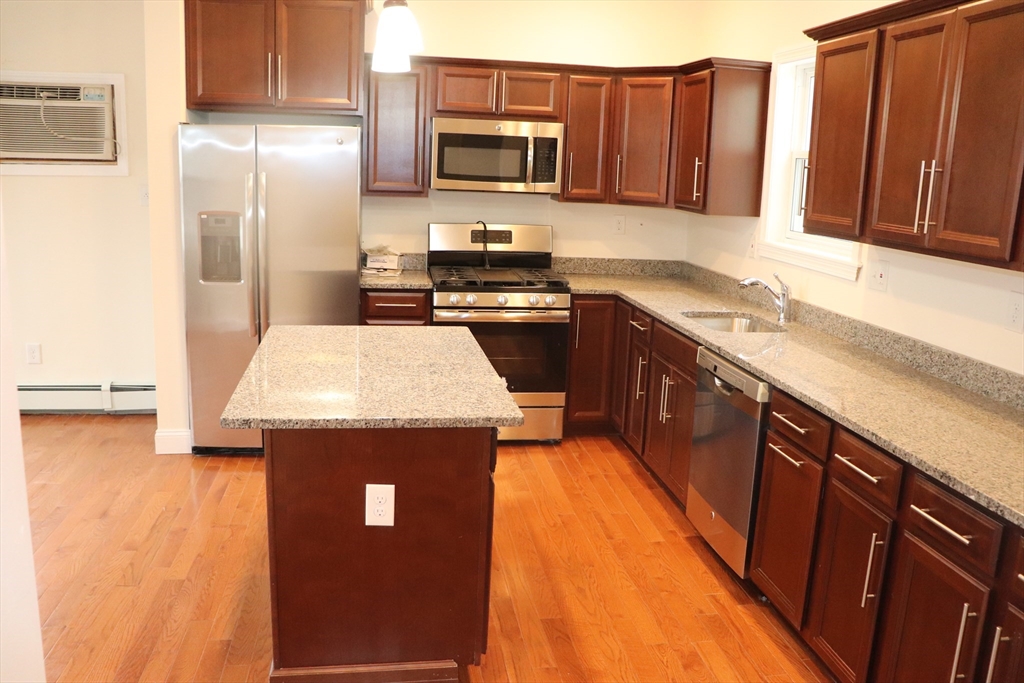 6 bed, 3 bath apartment for rent at 59 Arcadia St Unit B, Revere — photo 4 of 4