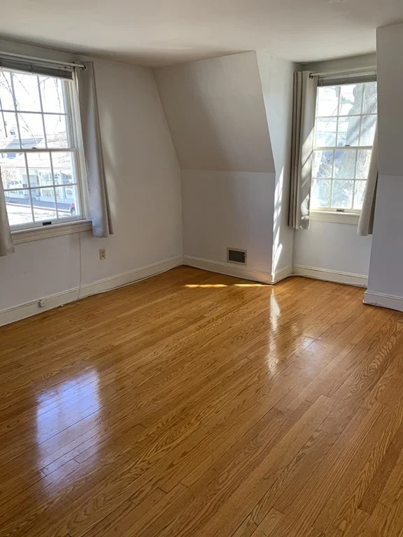 2 bed, 1 bath apartment for rent at 59 Atlantic Ave Unit A, Marblehead — photo 1 of 4