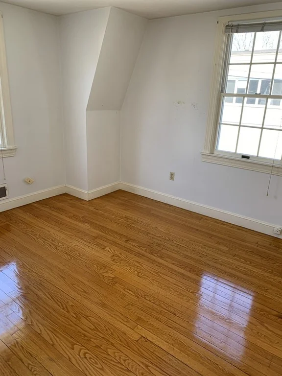 2 bed, 1 bath apartment for rent at 59 Atlantic Ave Unit A, Marblehead — photo 3 of 4