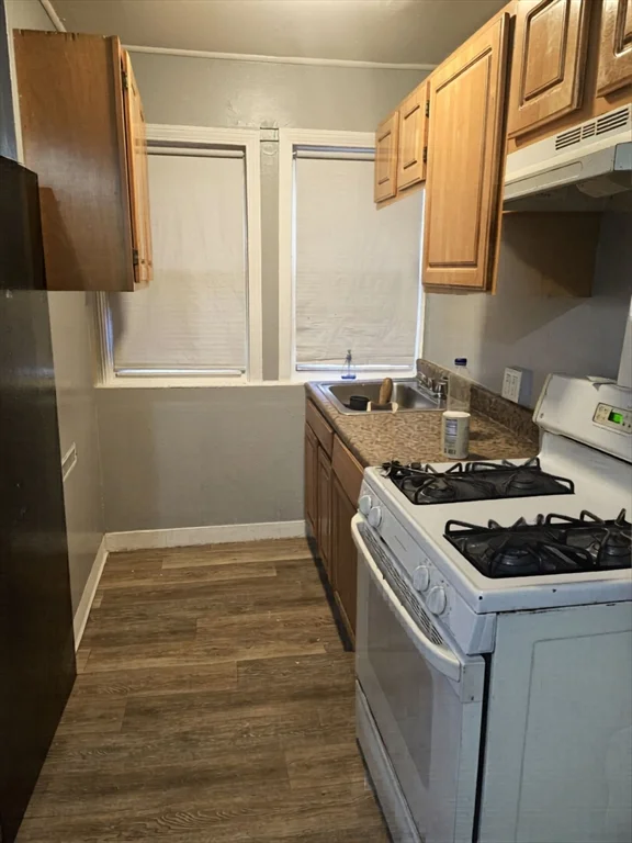2 bed, 1 bath apartment for rent at 59 Banks St Unit 1, Brockton — photo 4 of 8