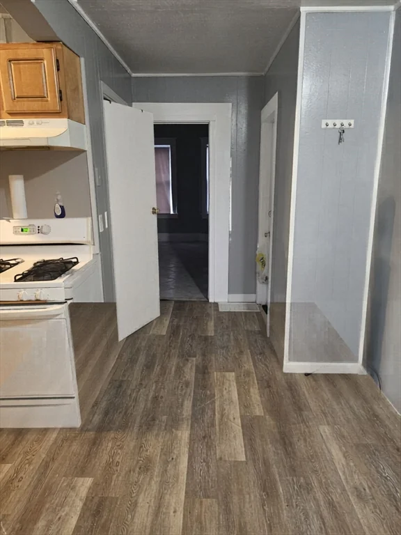 2 bed, 1 bath apartment for rent at 59 Banks St Unit 1, Brockton — photo 5 of 8