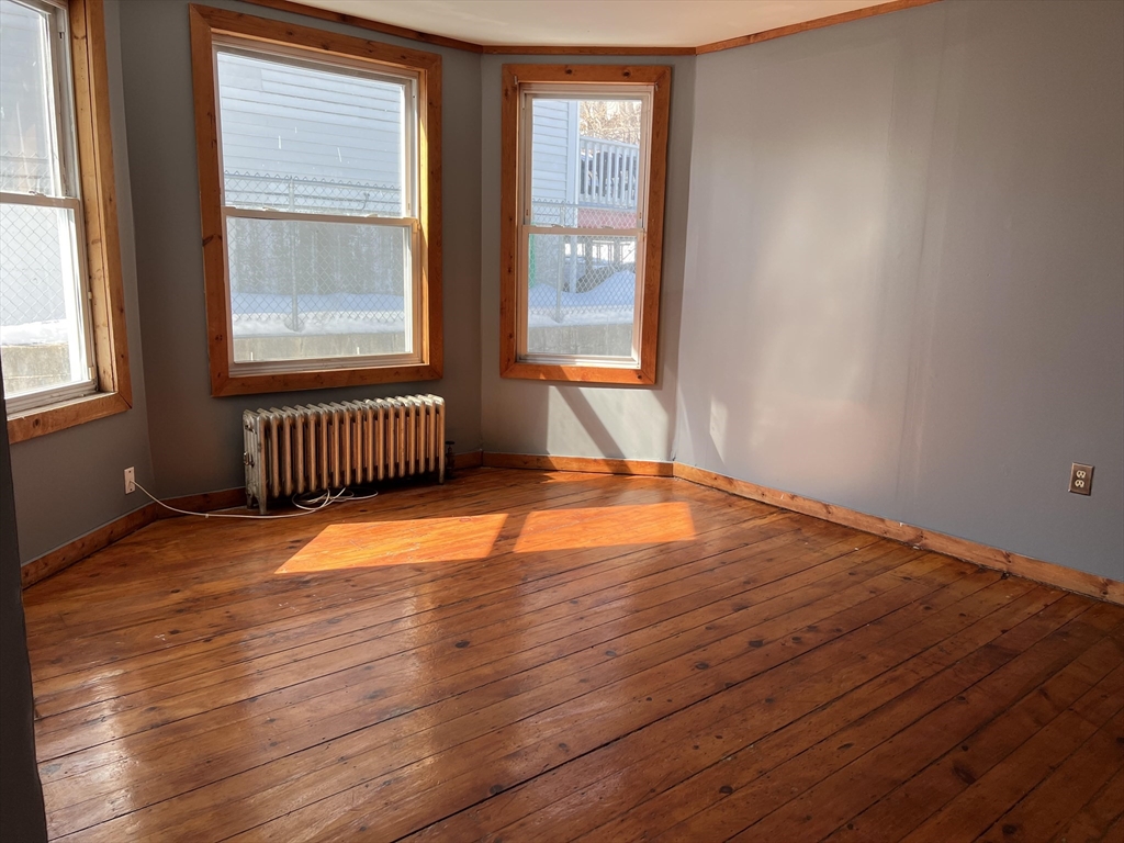 3 bed, 3 bath apartment for rent at 59 Butler St Unit 59, Lawrence — photo 5 of 15