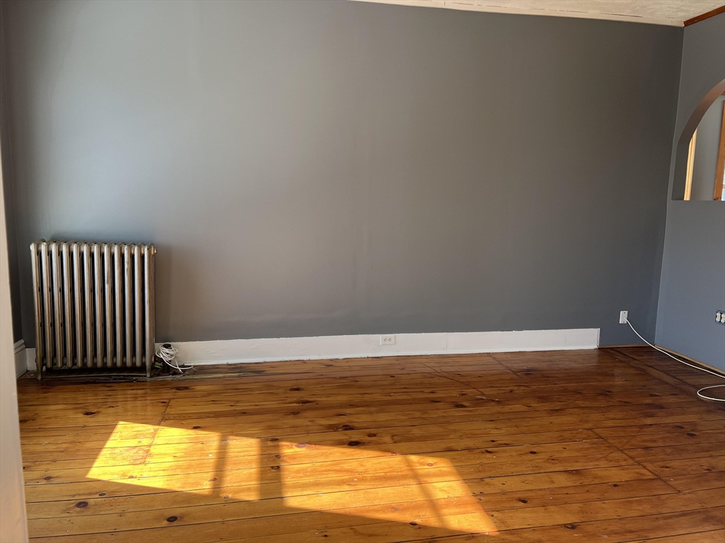 3 bed, 3 bath apartment for rent at 59 Butler St Unit 59, Lawrence — photo 3 of 15