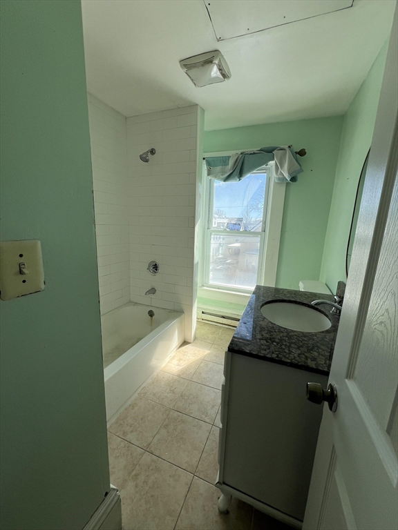 3 bed, 3 bath apartment for rent at 59 Butler St Unit 59, Lawrence — photo 8 of 15