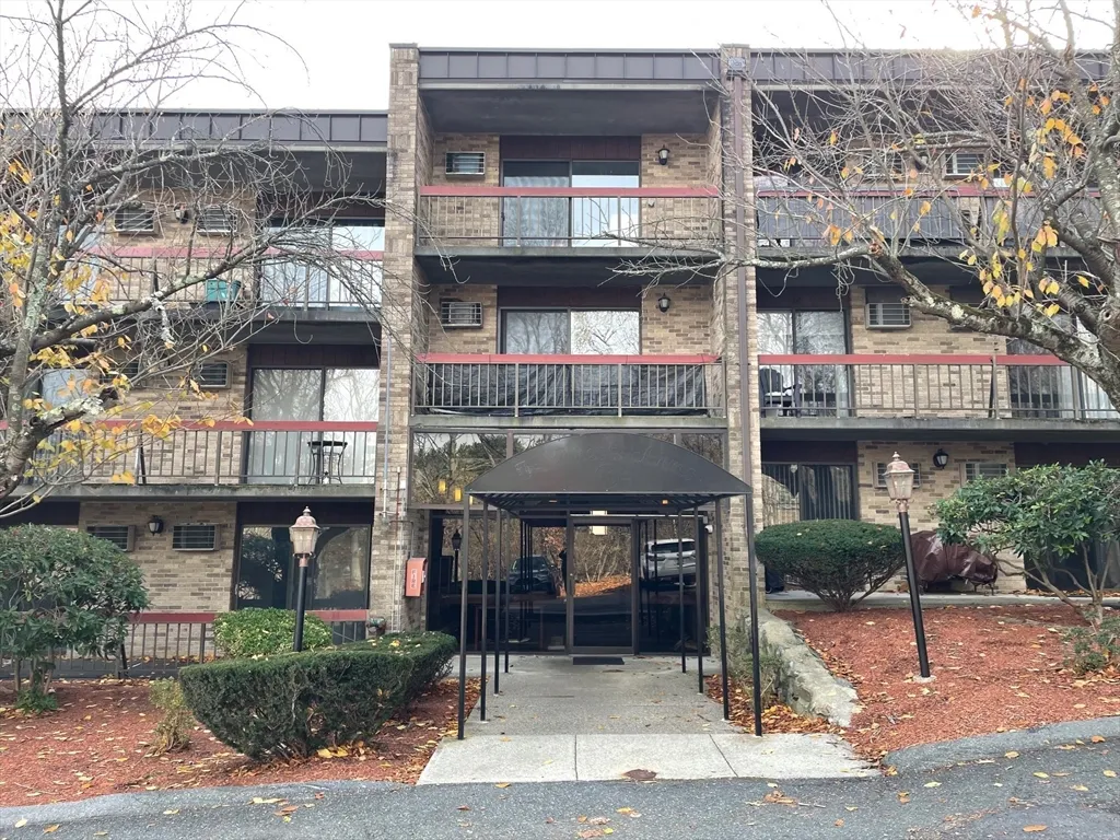 1 bed, 1 bath apartment for rent at 59 Cambridge Rd Unit 108, Woburn — photo 1 of 11