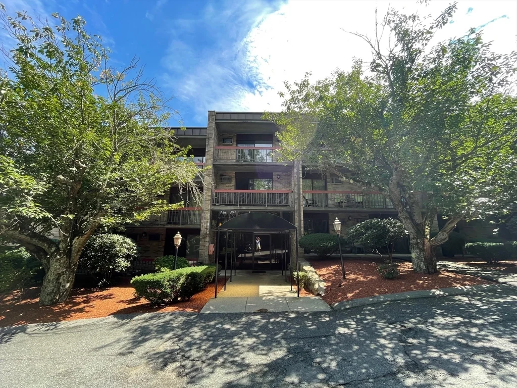 1 bed, 1 bath apartment for rent at 59 Cambridge Rd Unit 214, Woburn — photo 1 of 11