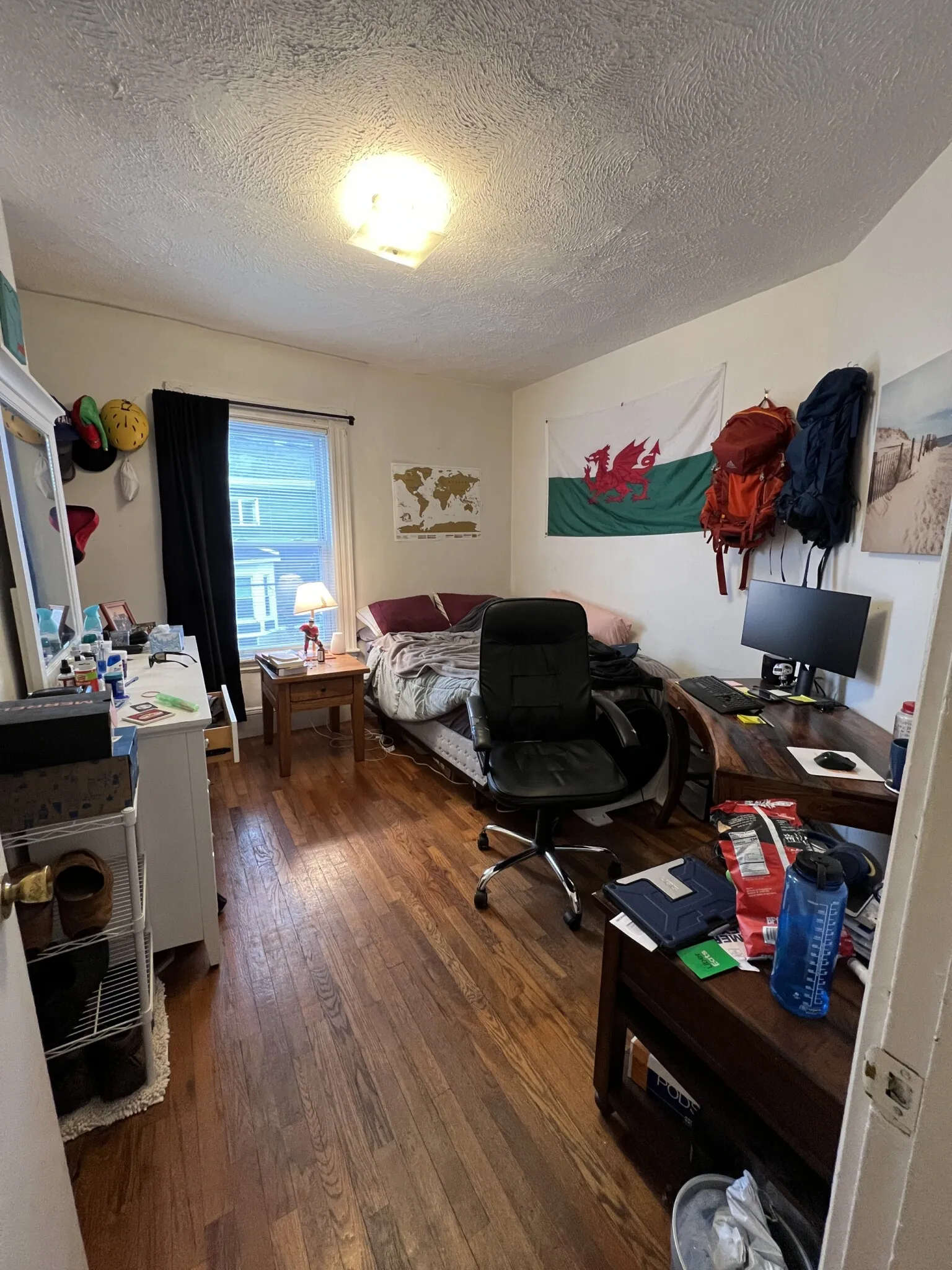 3 bed, 1 bath apartment for rent at 59 Cedar St Unit 2L, Spring Hill — photo 1 of 12