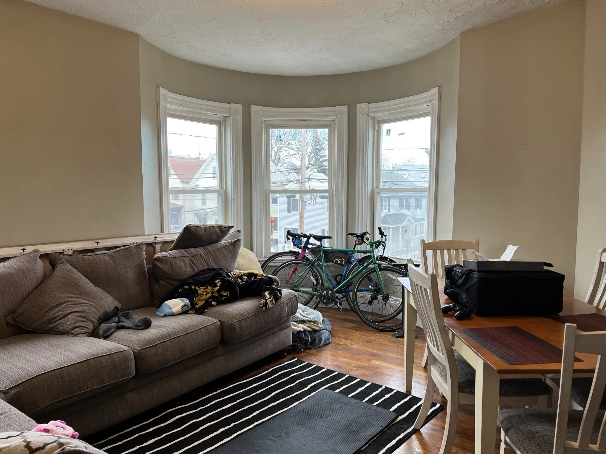 3 bed, 1 bath apartment for rent at 59 Cedar St Unit 2L, Spring Hill — photo 5 of 12