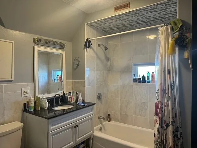 3 bed, 1 bath apartment for rent at 59 Centre St Unit 2, Dorchester — photo 8 of 11
