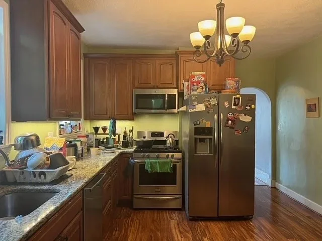3 bed, 1 bath apartment for rent at 59 Centre St Unit 2, Dorchester — photo 1 of 11