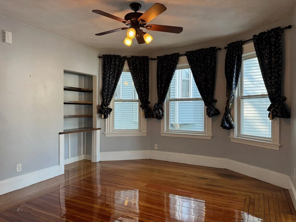 3 bed, 1 bath apartment for rent at 59 Centre St Unit PH, Dorchester — photo 3 of 13