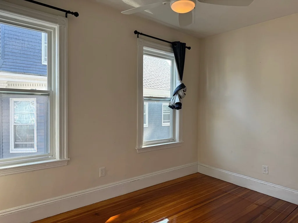 3 bed, 1 bath apartment for rent at 59 Centre St Unit PH, Dorchester — photo 9 of 13