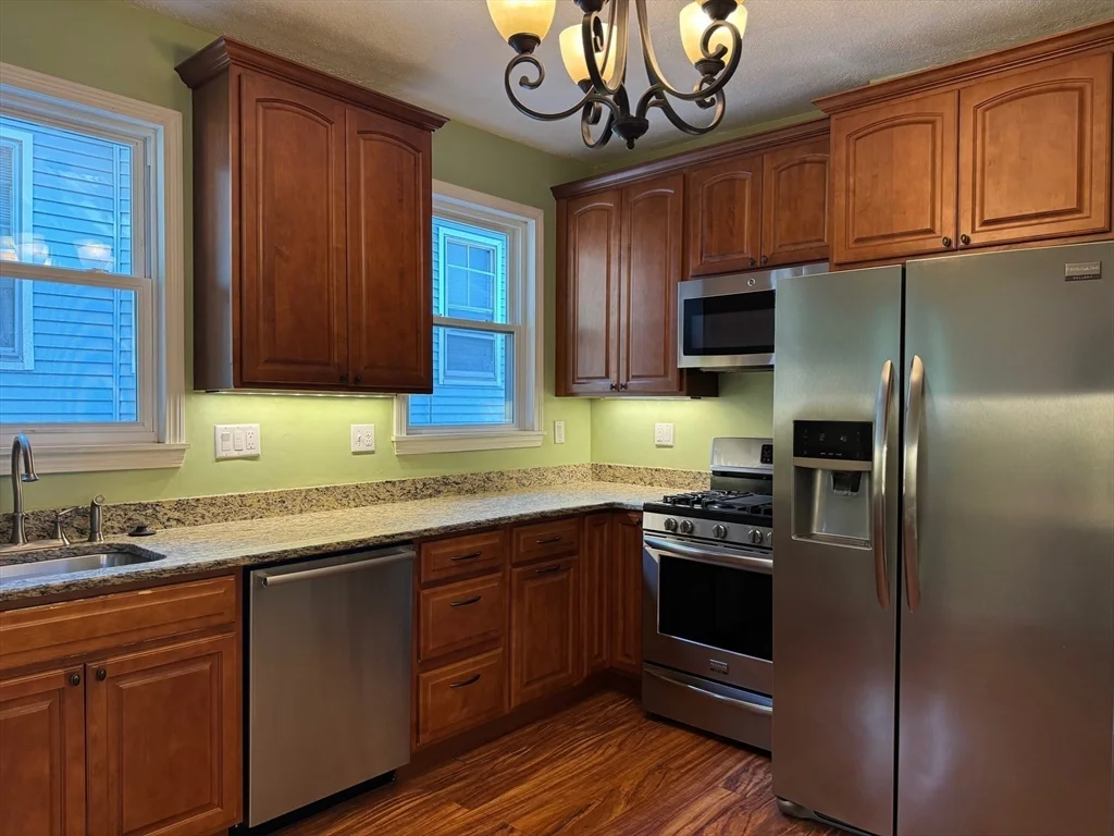 3 bed, 1 bath apartment for rent at 59 Centre St Unit PH, Dorchester — photo 2 of 13