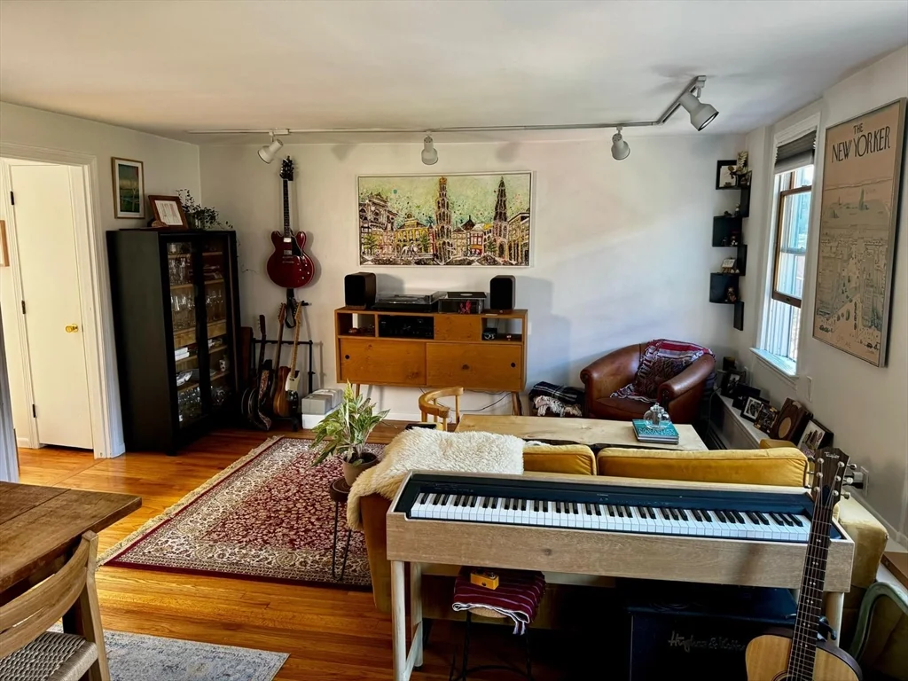 2 bed, 1 bath apartment for rent at 59 Clarendon St Unit 5, South End — photo 4 of 9
