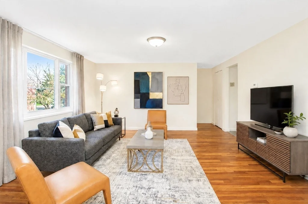 1 bed, 1 bath apartment for rent at 59 Colborne Rd Unit 2, Brighton — photo 1 of 13