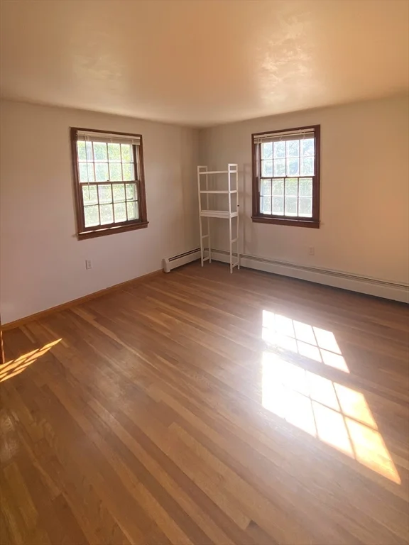 2 bed, 1 bath apartment for rent at 59 Commercial St Unit 4, Marblehead — photo 6 of 11