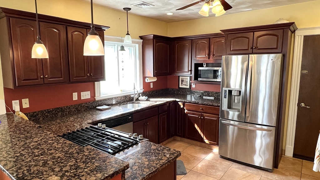 2 bed, 1 bath apartment for rent at 59 Cottage Park Rd Unit 2, Winthrop — photo 1 of 13