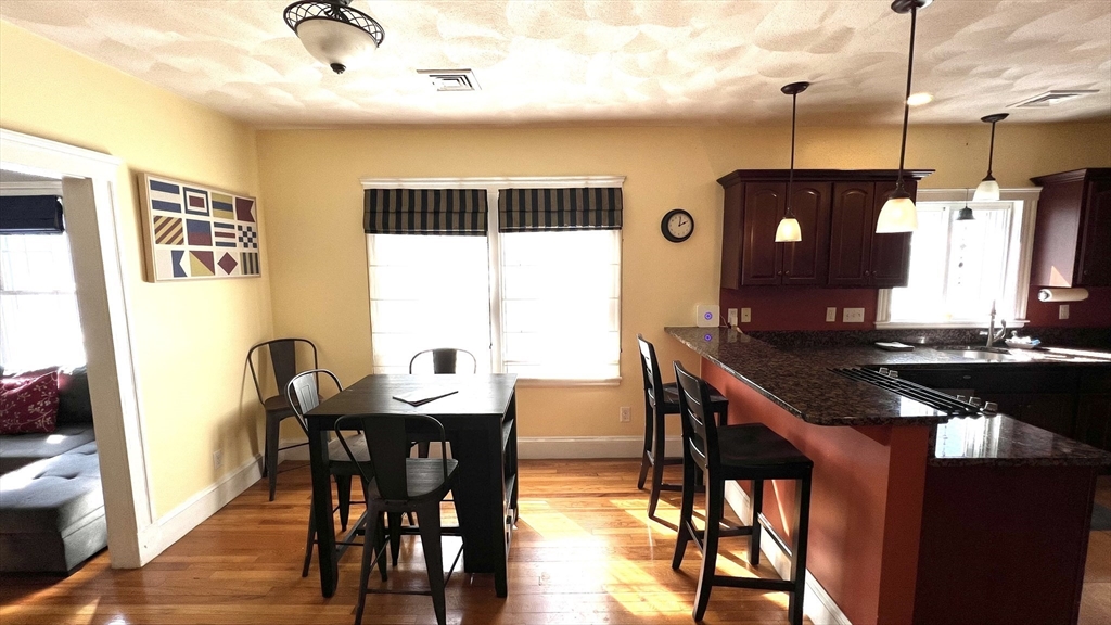 2 bed, 1 bath apartment for rent at 59 Cottage Park Rd Unit 2, Winthrop — photo 4 of 13