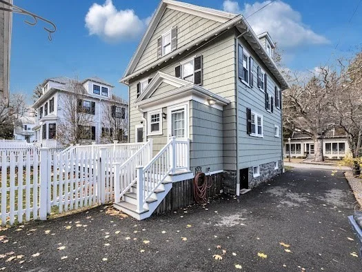 4 bed, 1 bath apartment for rent at 59 Crest St, West Roxbury — photo 21 of 23