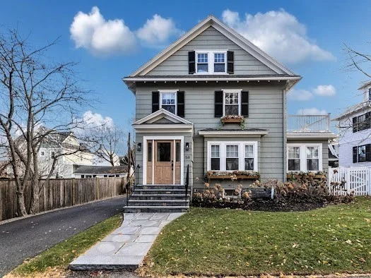 4 bed, 1 bath apartment for rent at 59 Crest St, West Roxbury