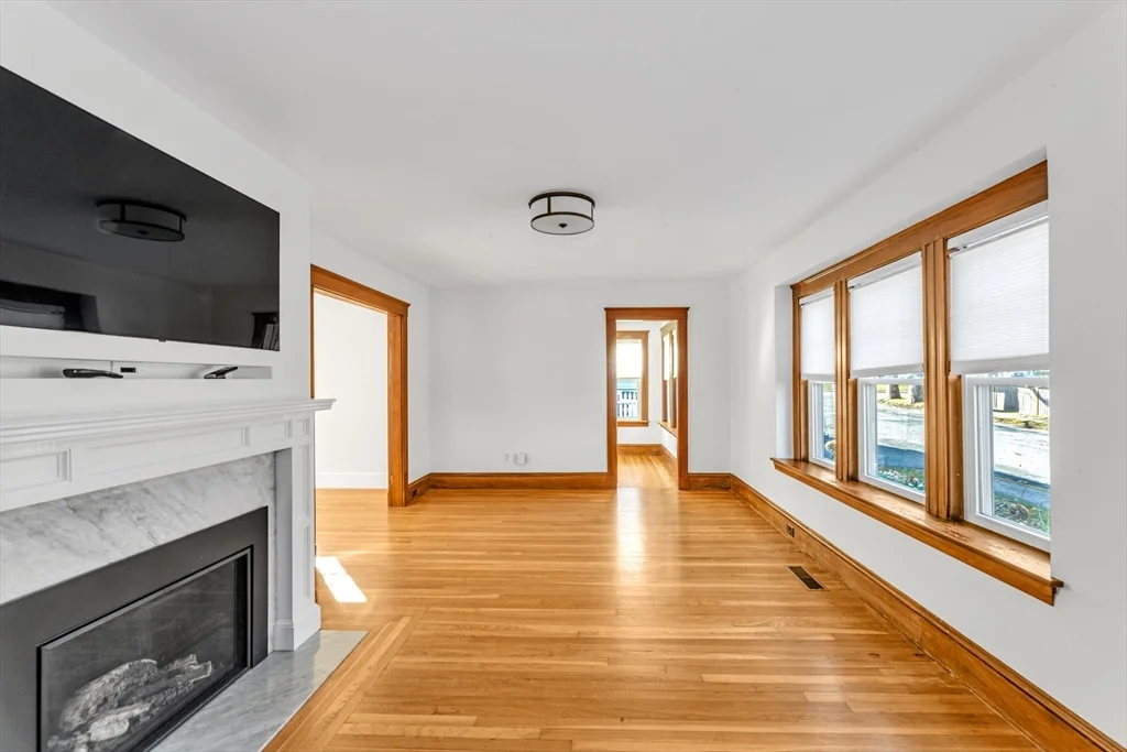 4 bed, 1 bath apartment for rent at 59 Crest St, West Roxbury — photo 2 of 23