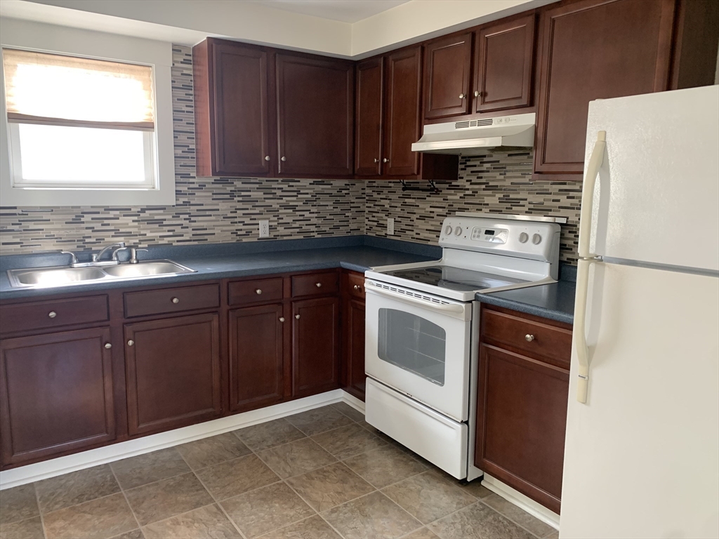 2 bed, 1 bath apartment for rent at 59 Davis St Unit 2 South, Bowenville