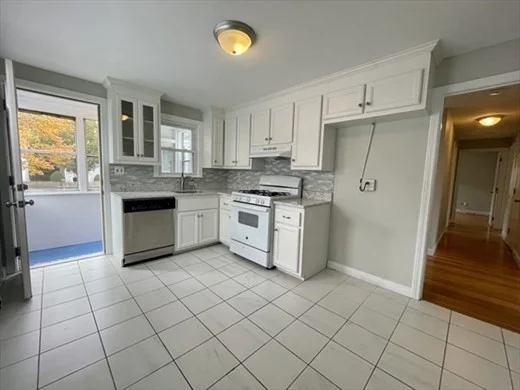 3 bed, 1 bath apartment for rent at 59 Desoto Rd Unit 2, West Roxbury — photo 5 of 13