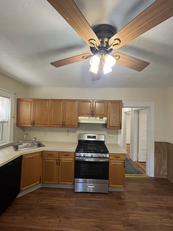 3 bed, 1 bath apartment for rent at 59 Dewey Rd Unit 1, Braintree — photo 2 of 27