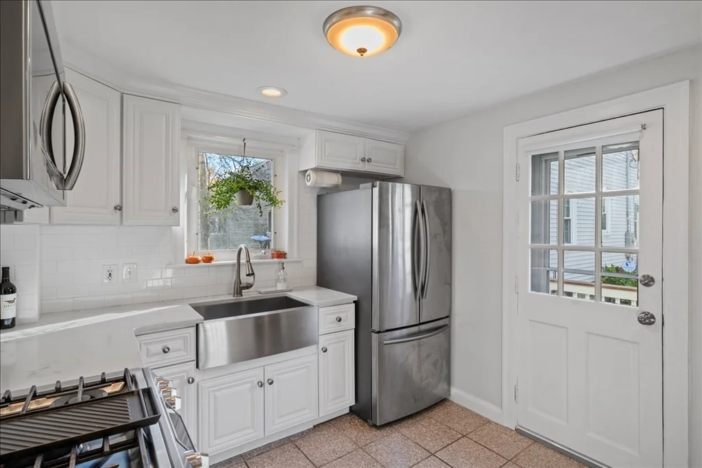 3 bed, 2 bath apartment for rent at 59 Dresser Ave, Ashcroft — photo 14 of 42