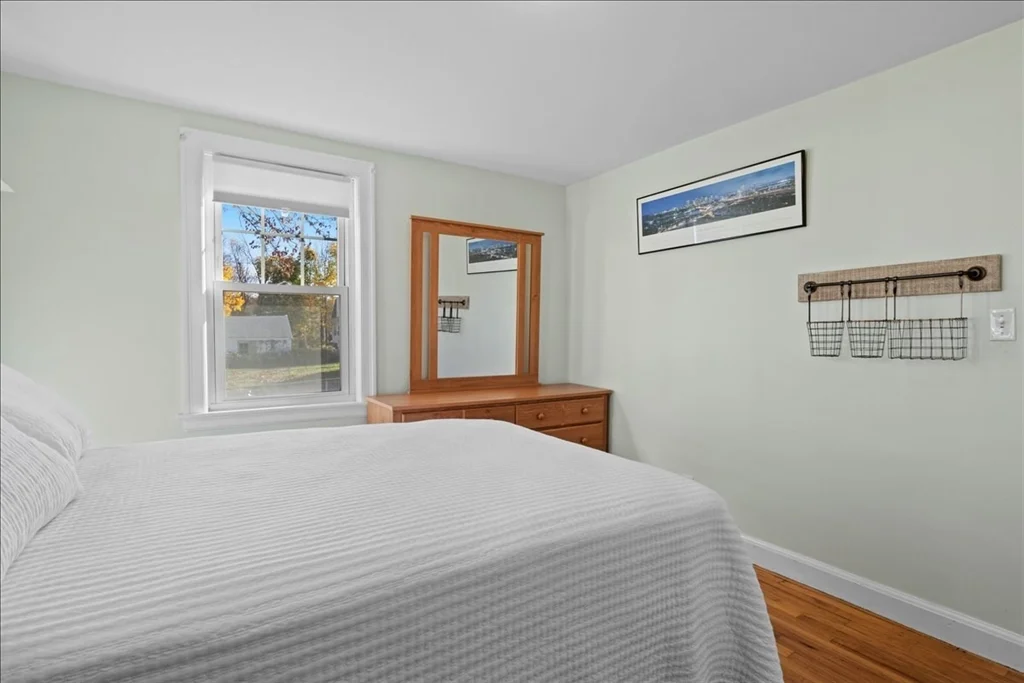 3 bed, 2 bath apartment for rent at 59 Dresser Ave, Ashcroft — photo 23 of 42
