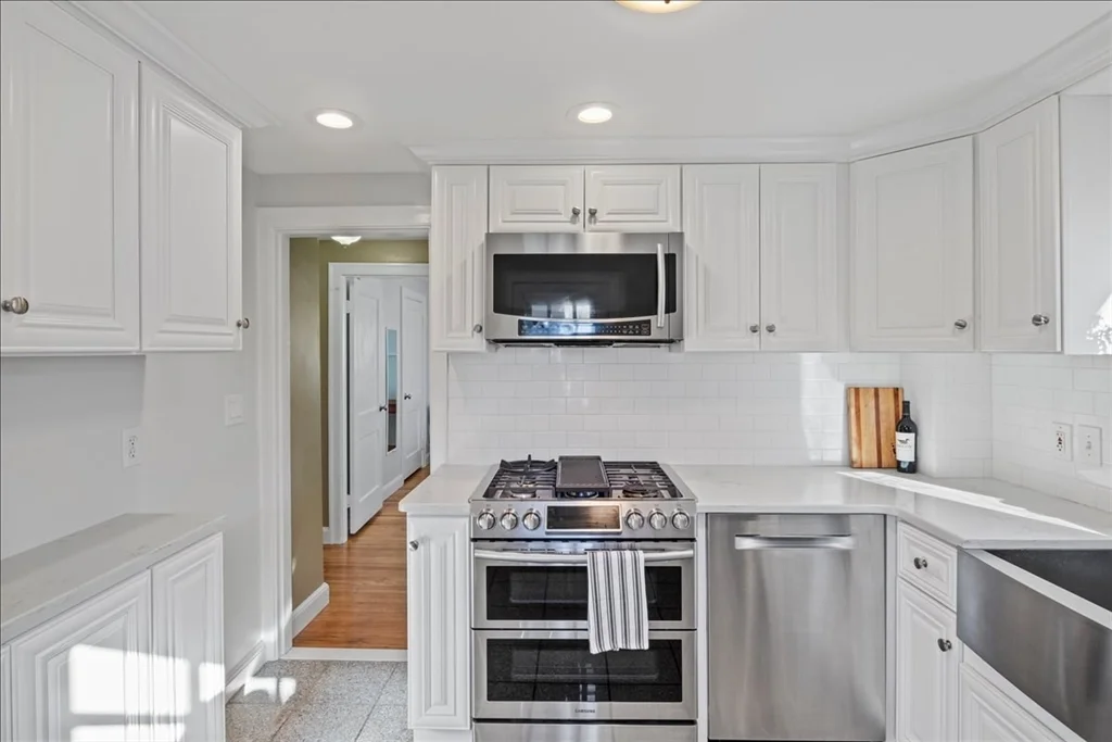 3 bed, 2 bath apartment for rent at 59 Dresser Ave, Ashcroft — photo 18 of 42