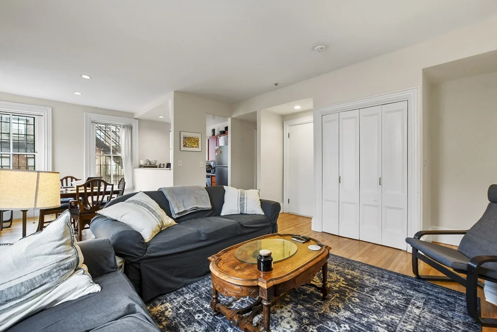 2 bed, 1 bath apartment for rent at 59 E Springfield Unit 2, South End — photo 2 of 22