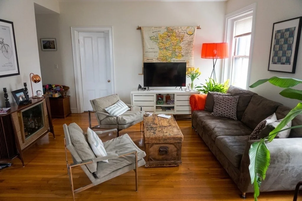 2 bed, 1 bath apartment for rent at 59 East Springfield St Unit 3, South End