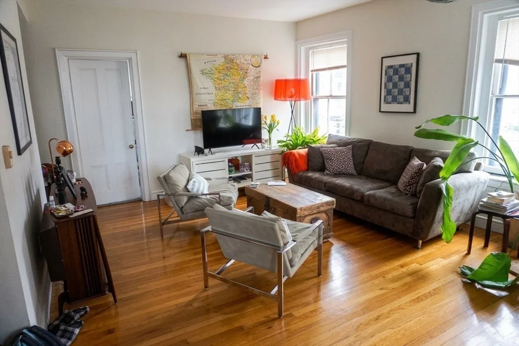 2 bed, 1 bath apartment for rent at 59 East Springfield St Unit 3, South End — photo 2 of 10