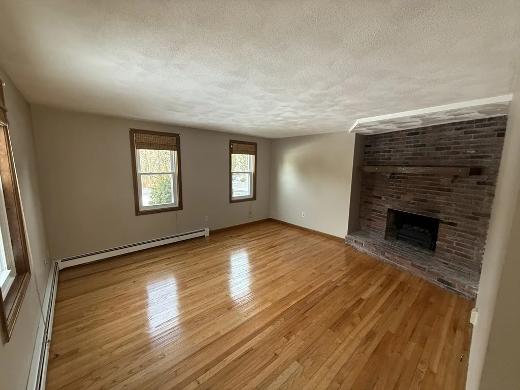 3 bed, 1 bath apartment for rent at 59 Elm St Unit RIGHT, Rehoboth — photo 7 of 16