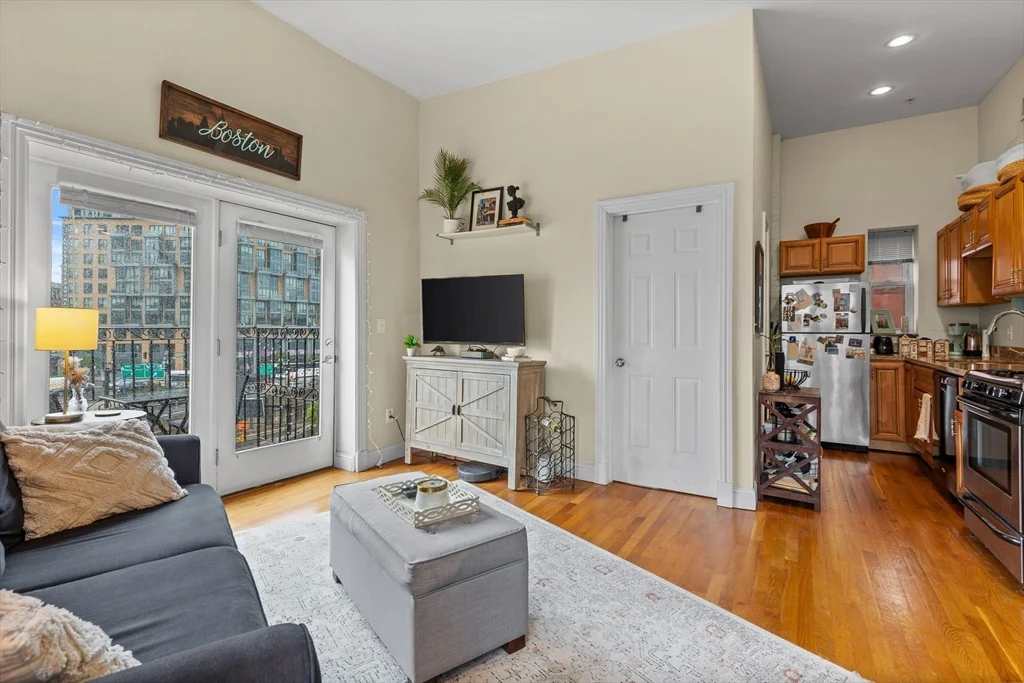 2 bed, 1 bath apartment for rent at 59 Endicott St Unit 5, North End — photo 3 of 11