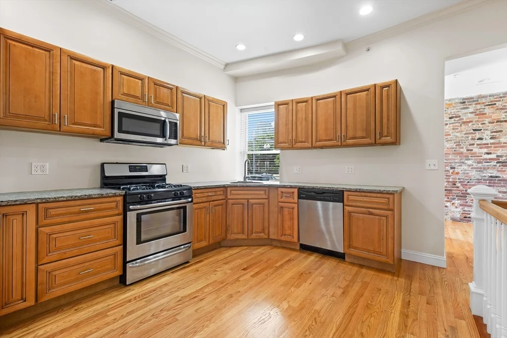 3 bed, 2 bath apartment for rent at 59 Endicott St Unit 7, North End — photo 3 of 19