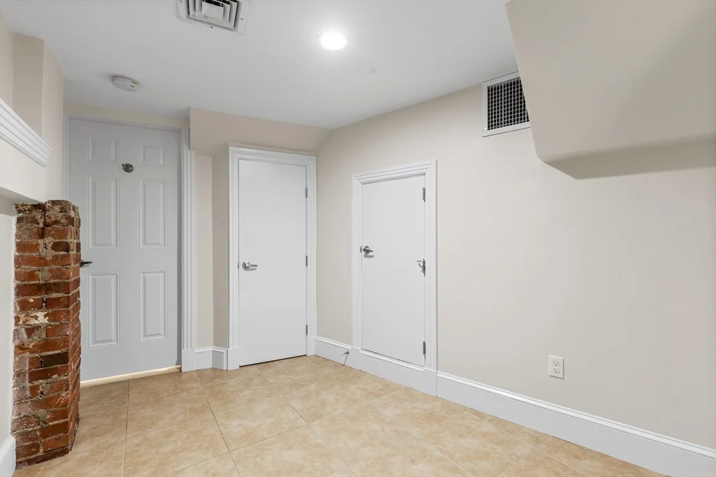 3 bed, 2 bath apartment for rent at 59 Endicott St Unit 7, North End — photo 13 of 19