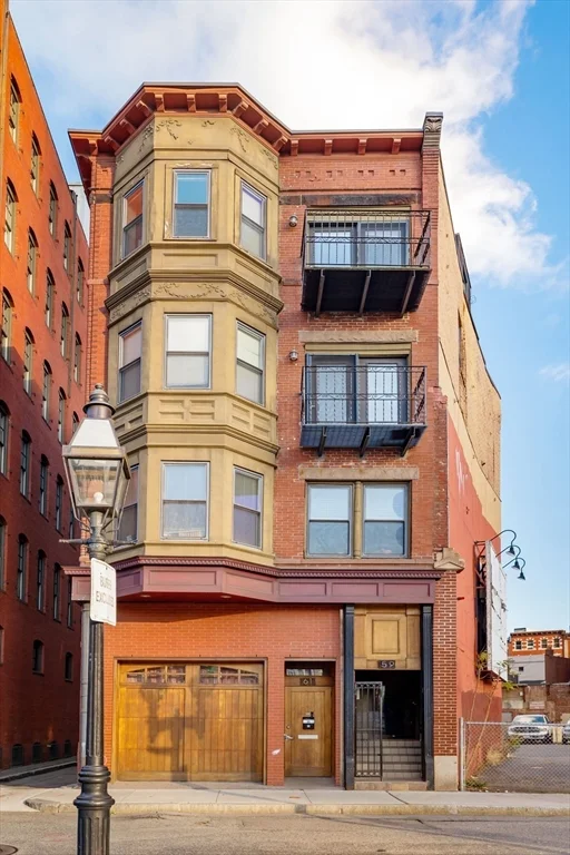 2 bed, 1 bath apartment for rent at 59 Endicott Unit 6, North End — photo 3 of 19