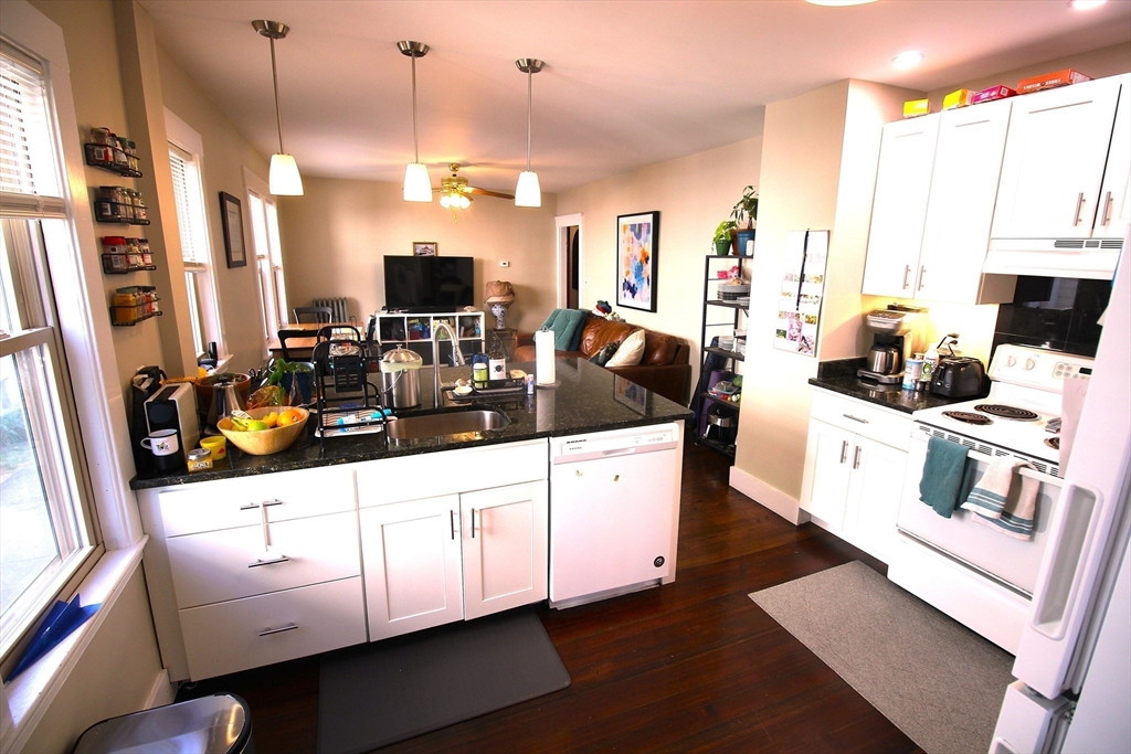 3 bed, 1 bath apartment for rent at 59 Fairmont Unit 1, Arlington — photo 2 of 10