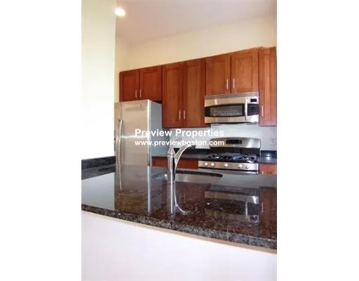 2 bed, 1 bath apartment for rent at 59 Fort Ave Unit 1P, Roxbury — photo 2 of 6