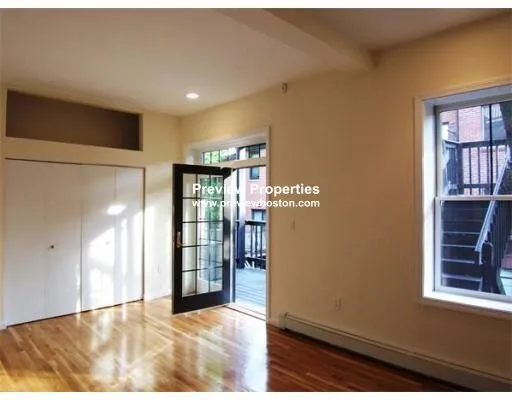 2 bed, 1 bath apartment for rent at 59 Fort Ave Unit 1P, Roxbury — photo 5 of 6