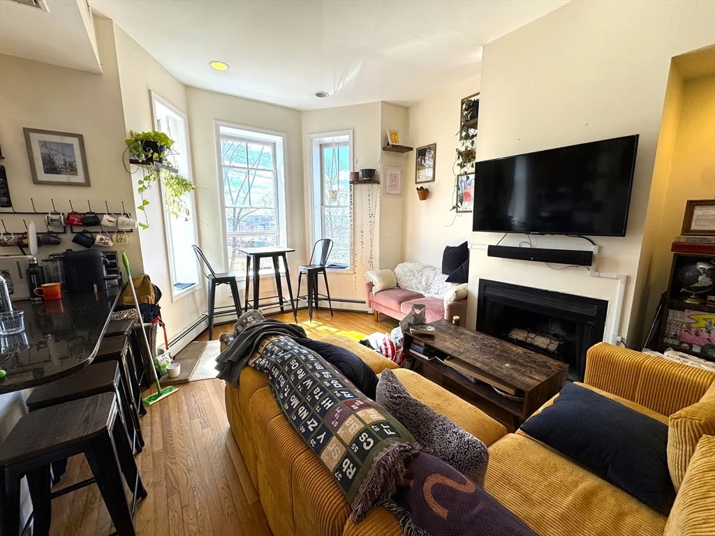 2 bed, 1 bath apartment for rent at 59 Fort Ave Unit 2, Roxbury — photo 1 of 18