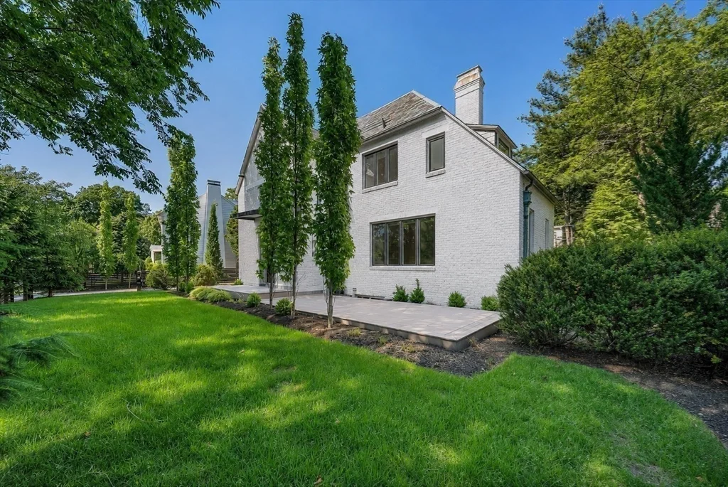 4 bed, 4+ bath apartment for rent at 59 Fresh Pond Ln, West Cambridge — photo 3 of 32